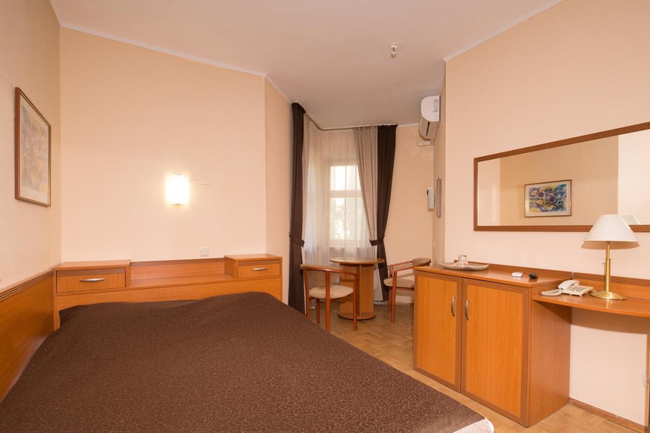 Zhayvir Otel Kiev Dış mekan fotoğraf