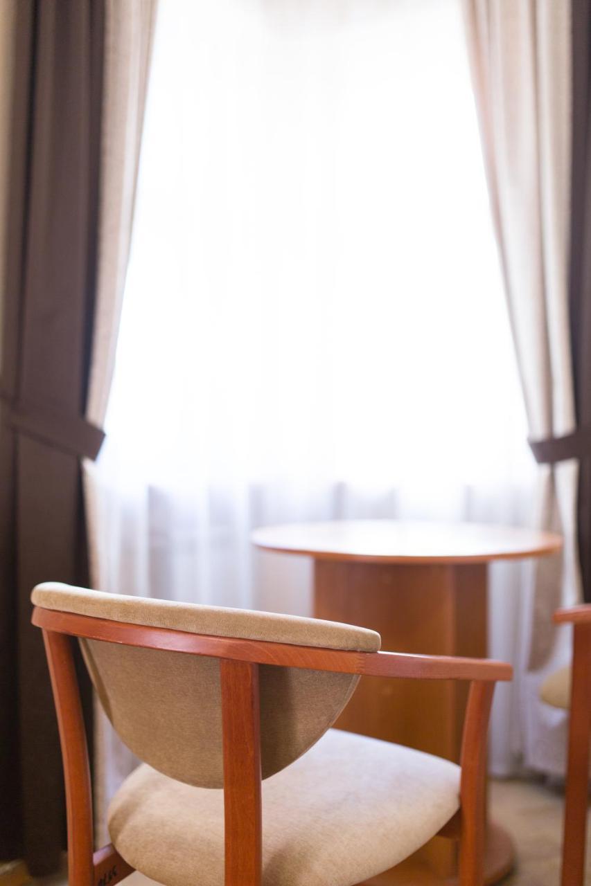 Zhayvir Otel Kiev Dış mekan fotoğraf