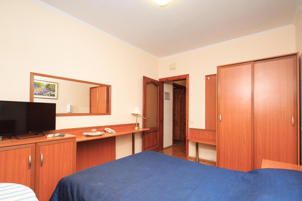 Zhayvir Otel Kiev Dış mekan fotoğraf